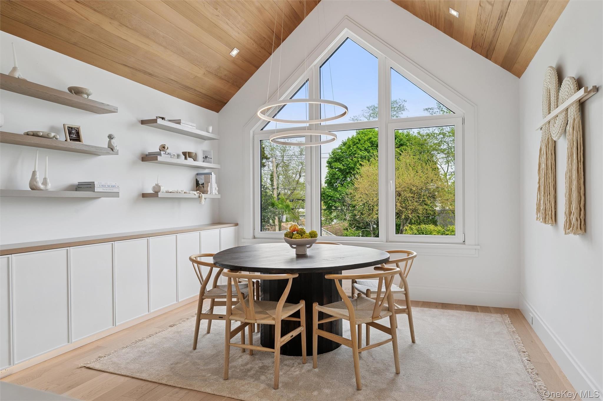 28 Canoe Place Road Property Photo 10