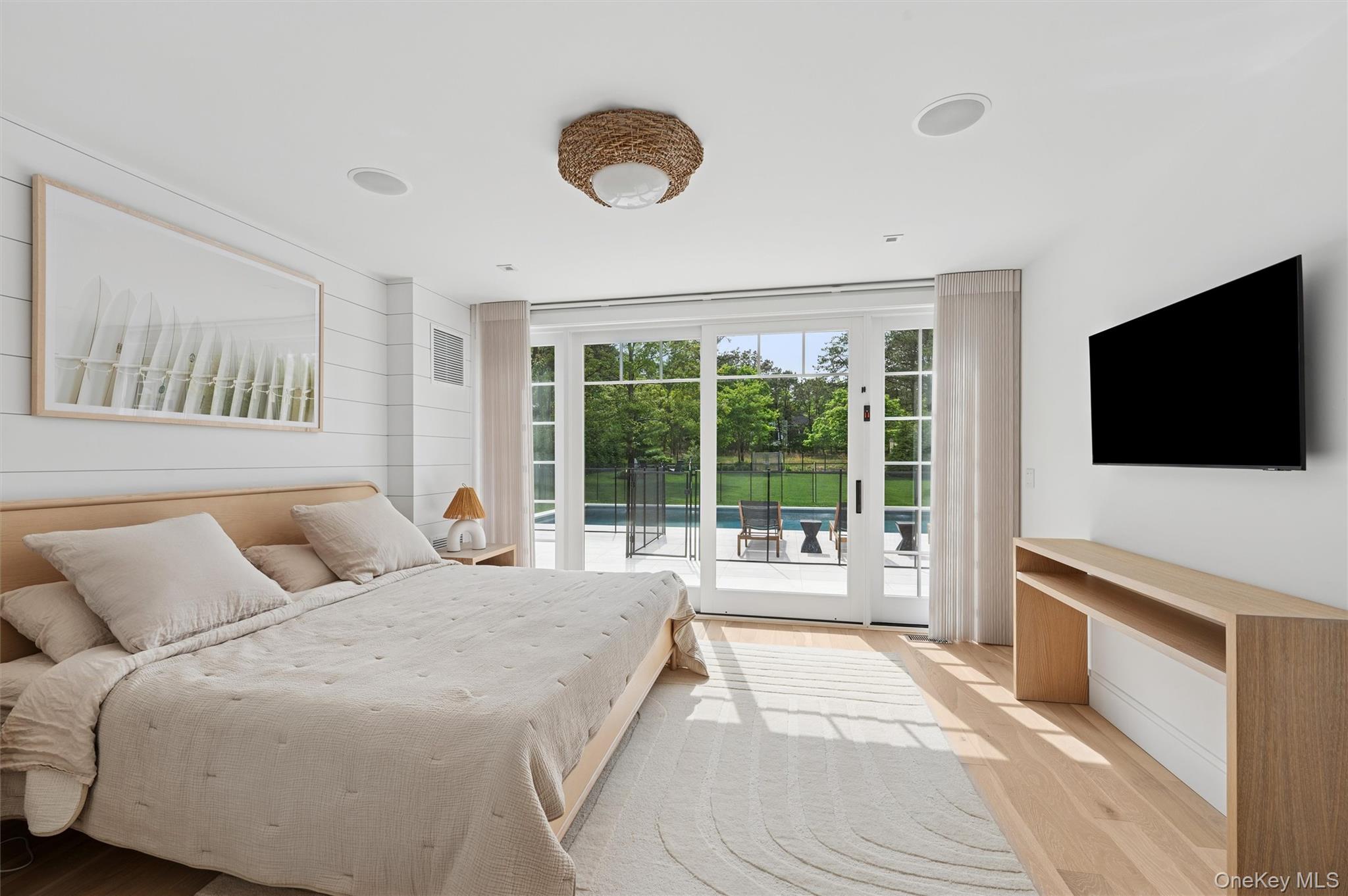 28 Canoe Place Road Property Photo 13
