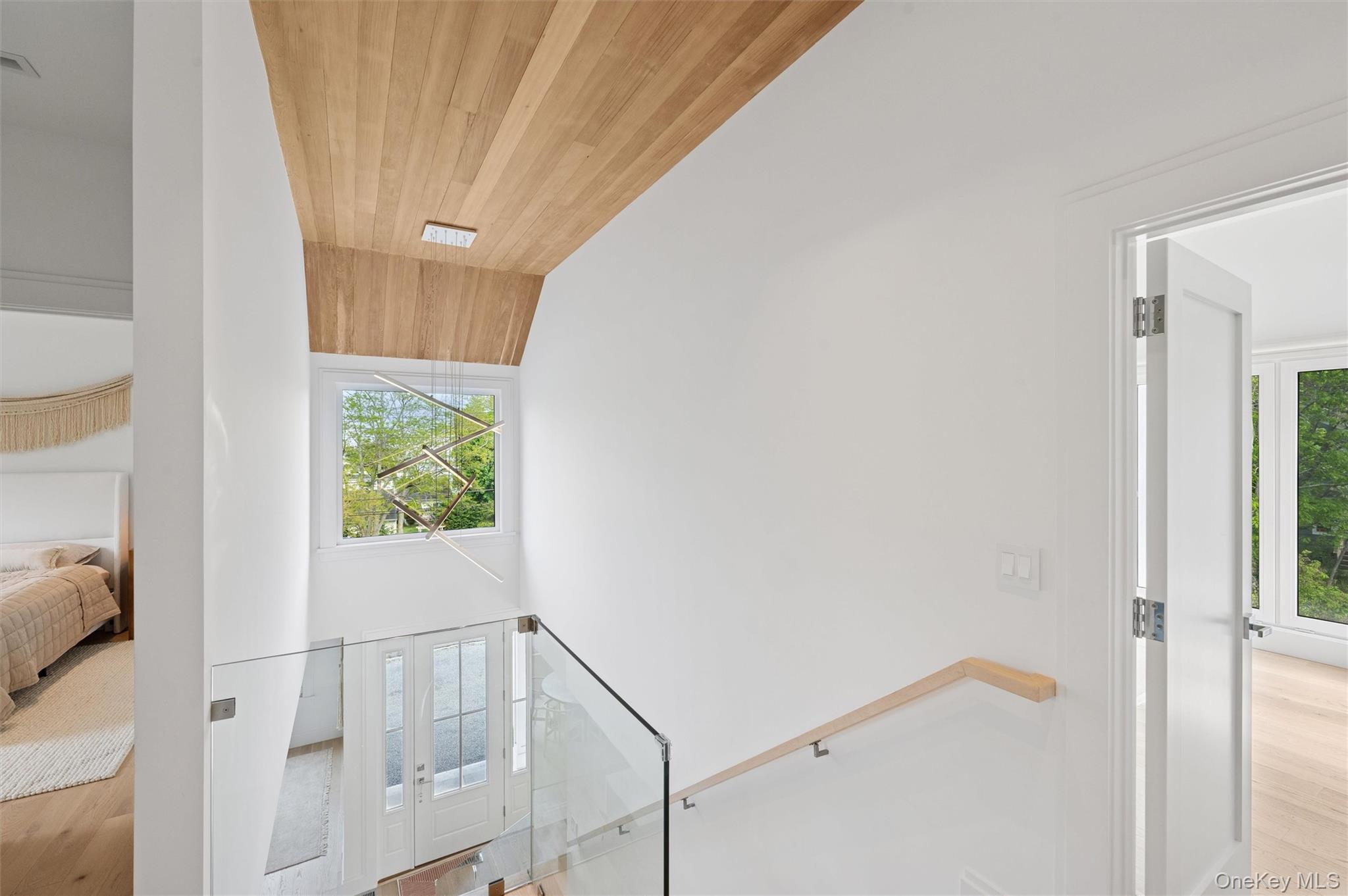 28 Canoe Place Road Property Photo 16