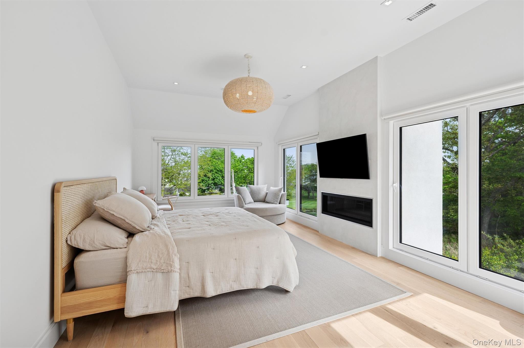 28 Canoe Place Road Property Photo 17