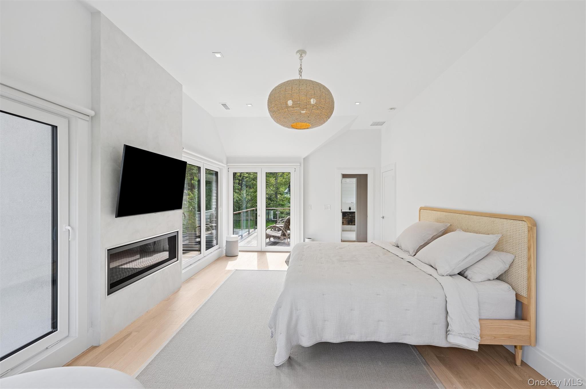 28 Canoe Place Road Property Photo 18