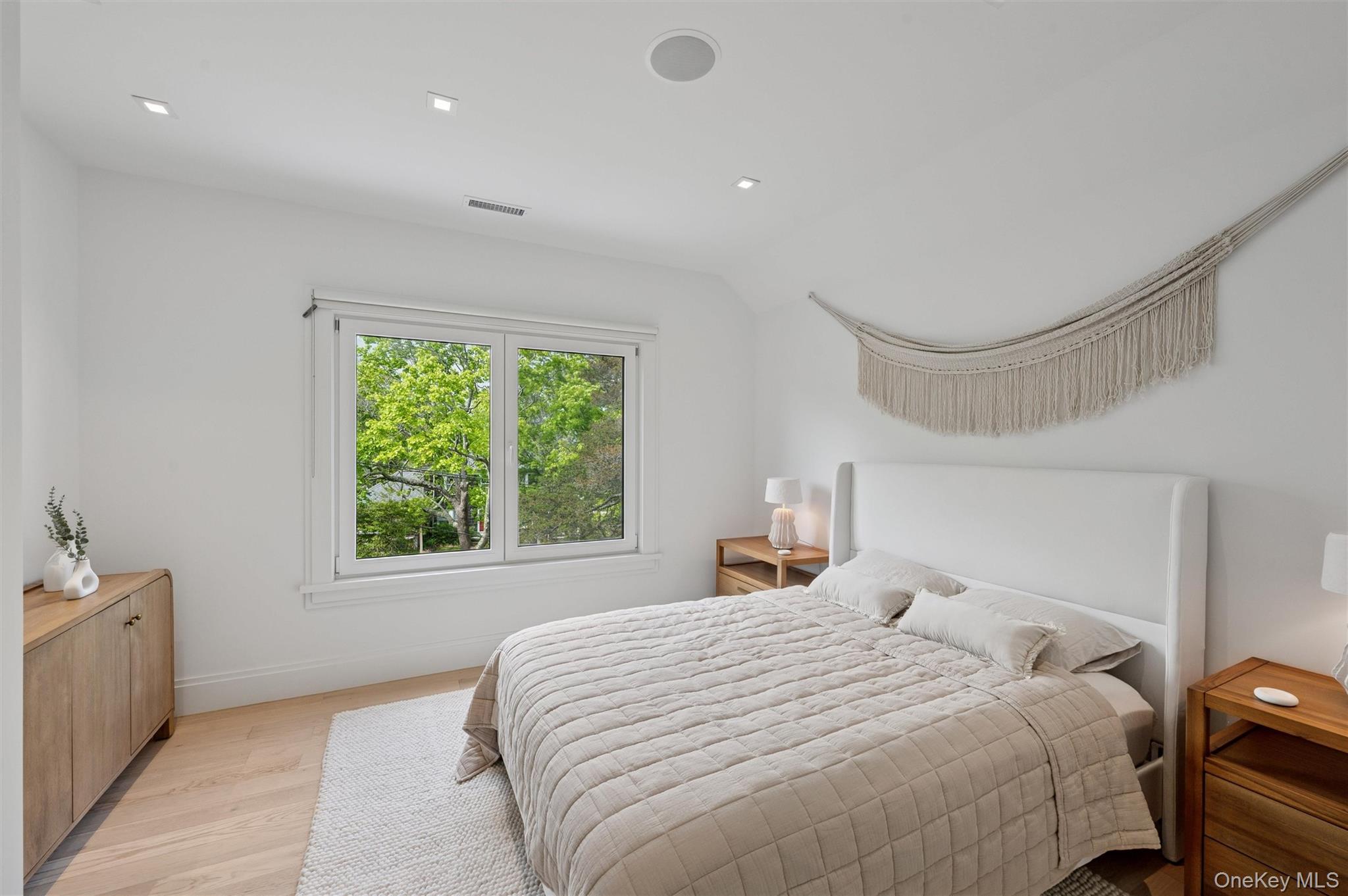 28 Canoe Place Road Property Photo 21