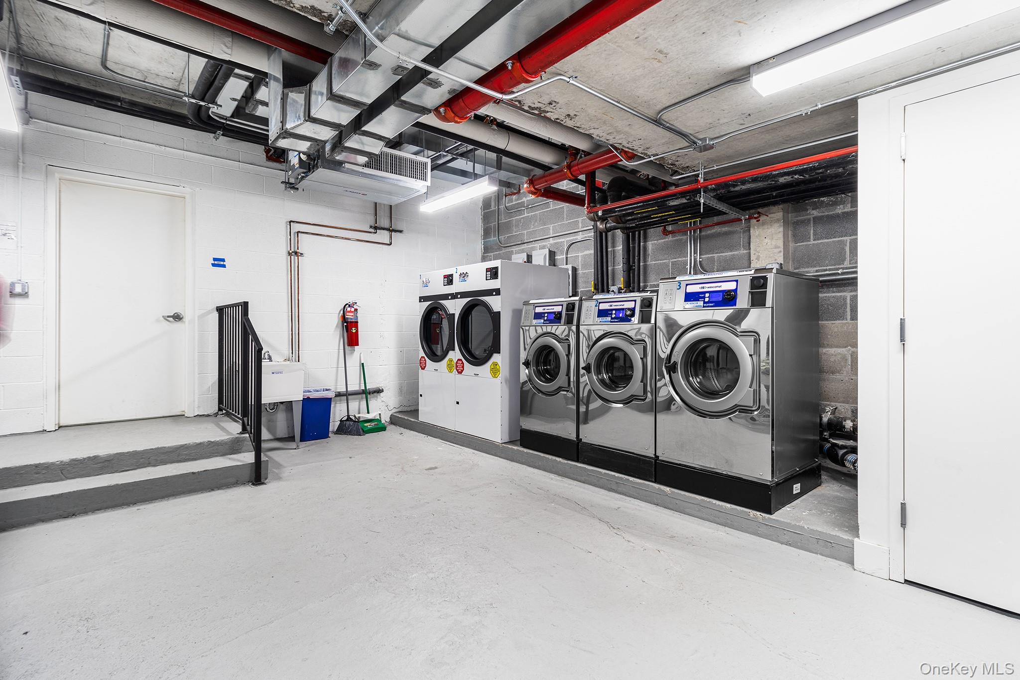 37-14 34th Street N3e Property Photo 21