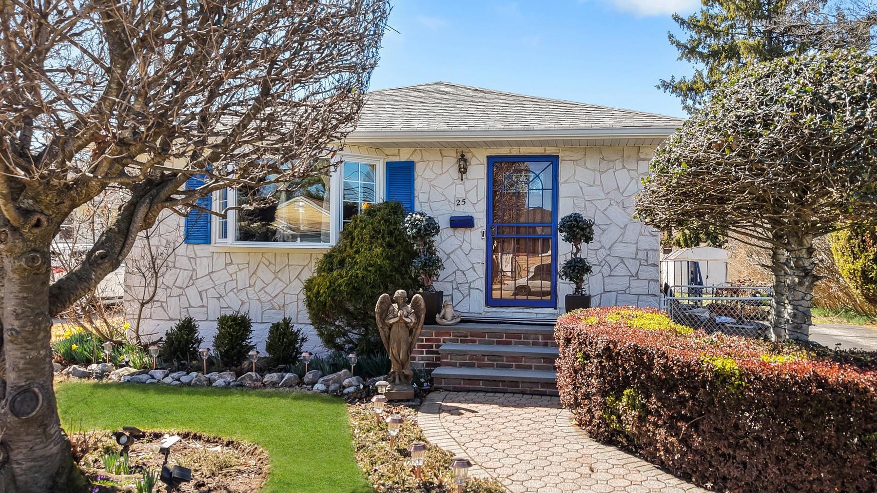 25 Cleaves Avenue Property Photo