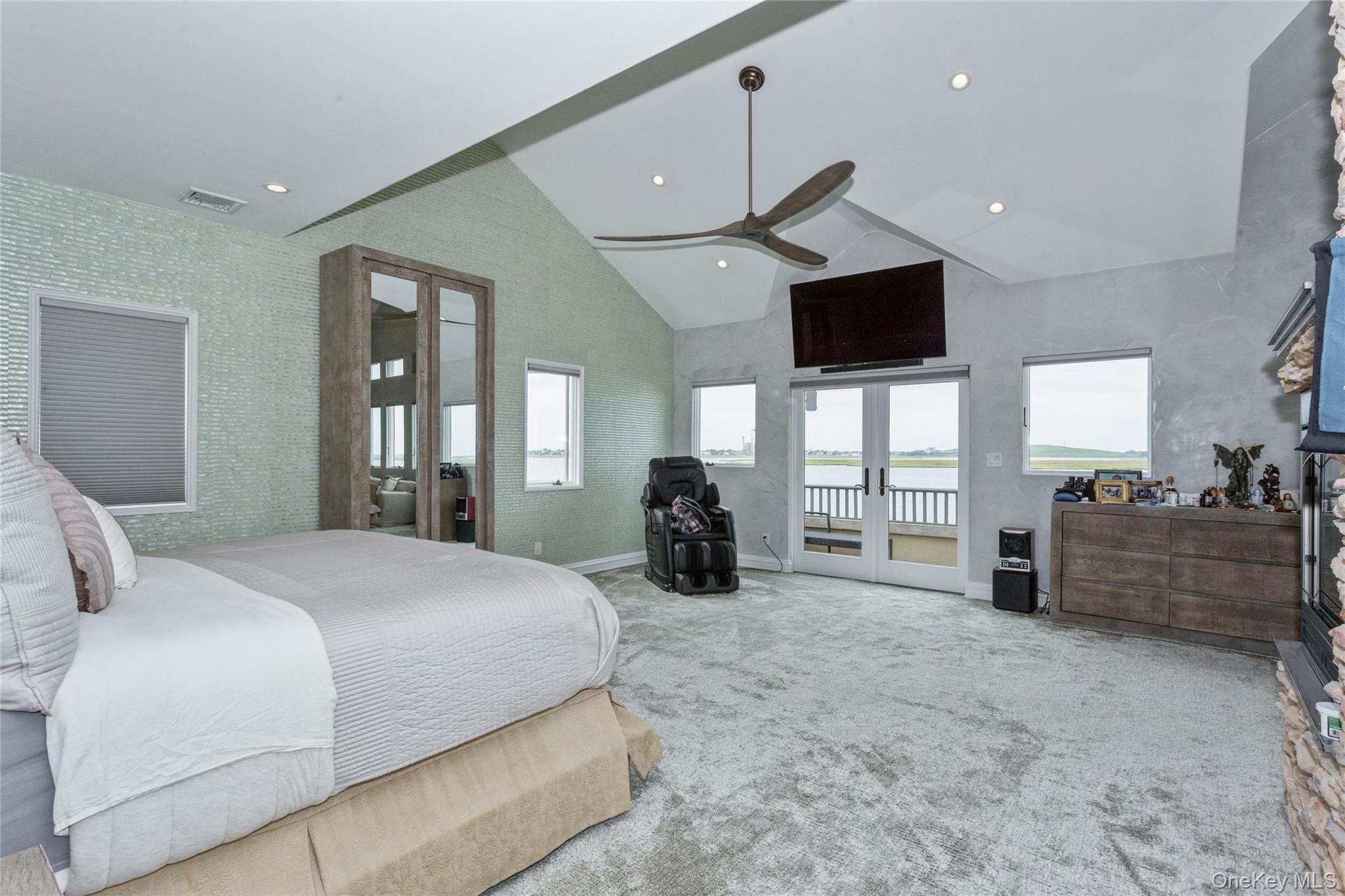 319 Harbor Drive Property Photo 23
