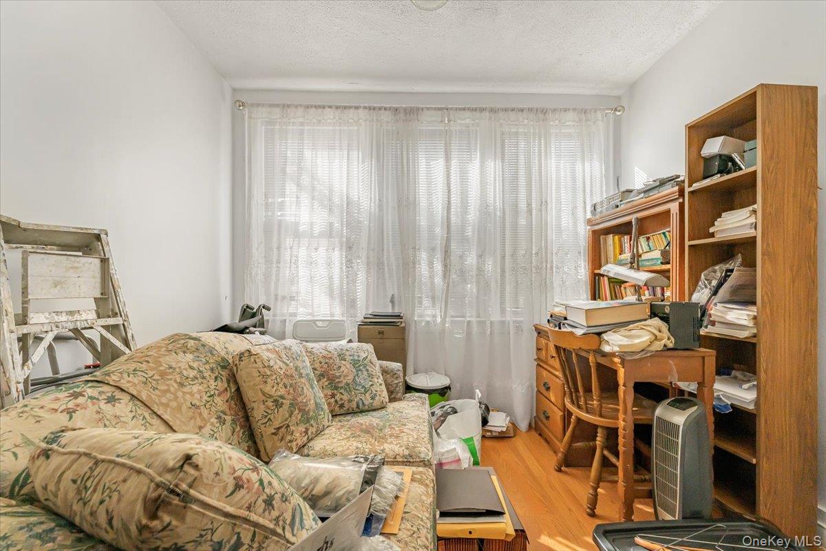 3257 110th Street Property Photo 2