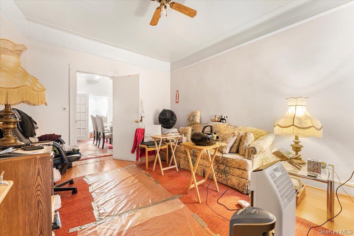 3257 110th Street Property Photo 3