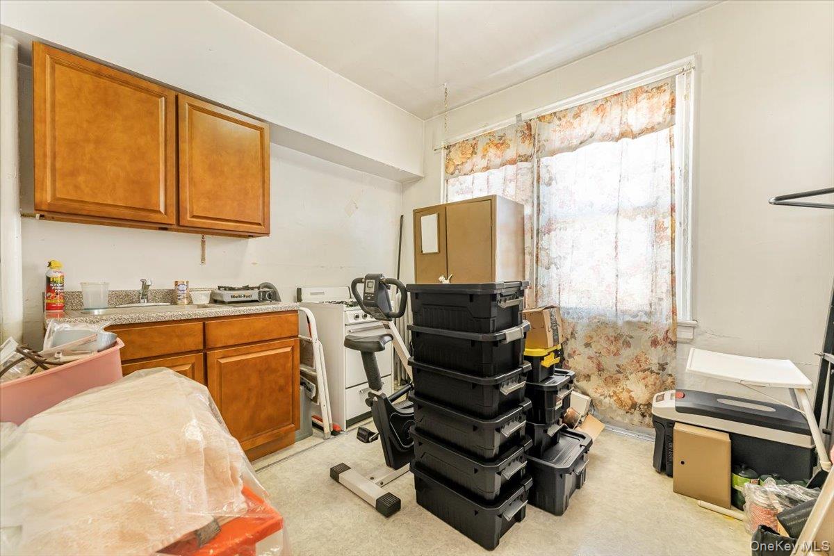 3257 110th Street Property Photo 6