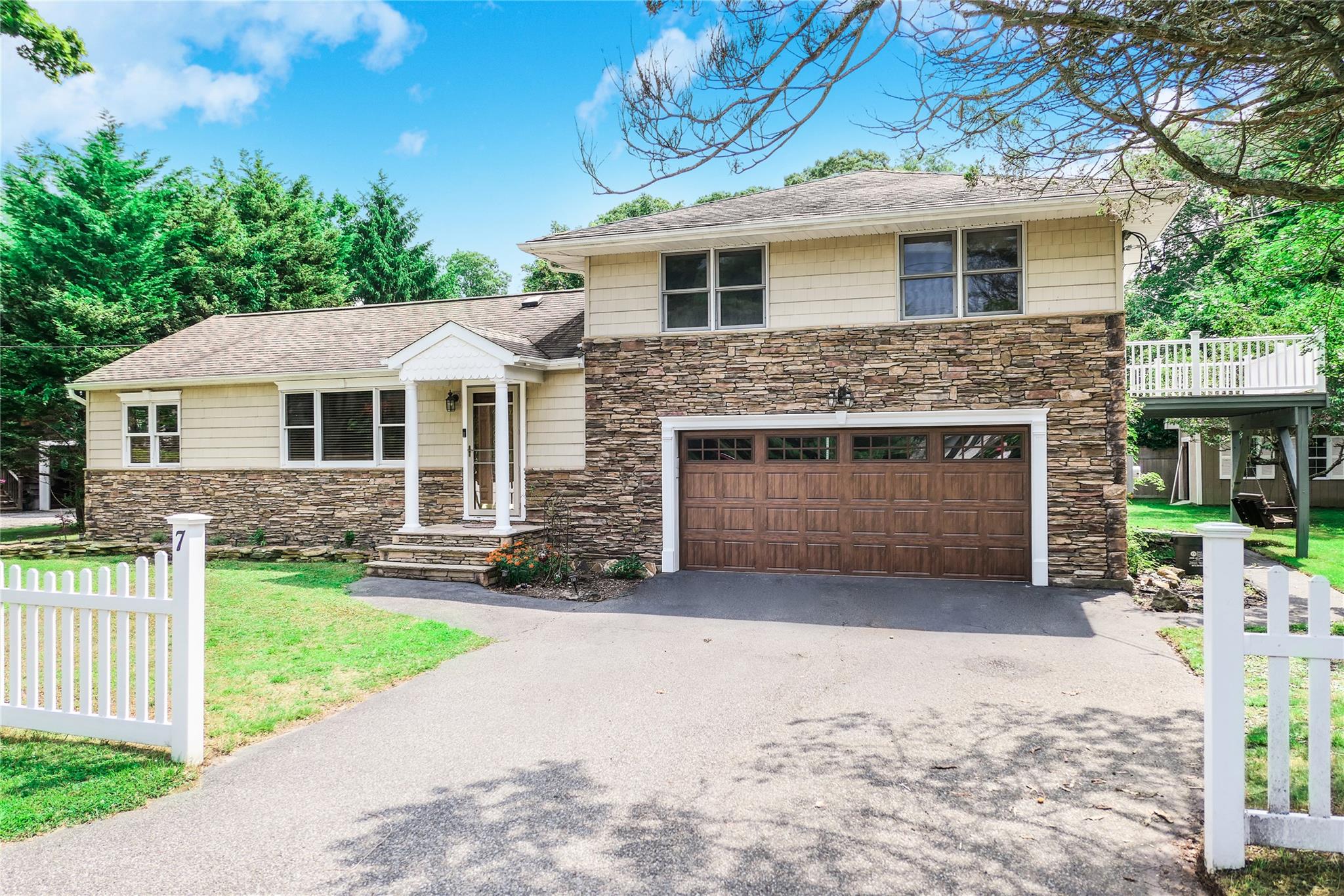 7 Bay Lane Property Photo