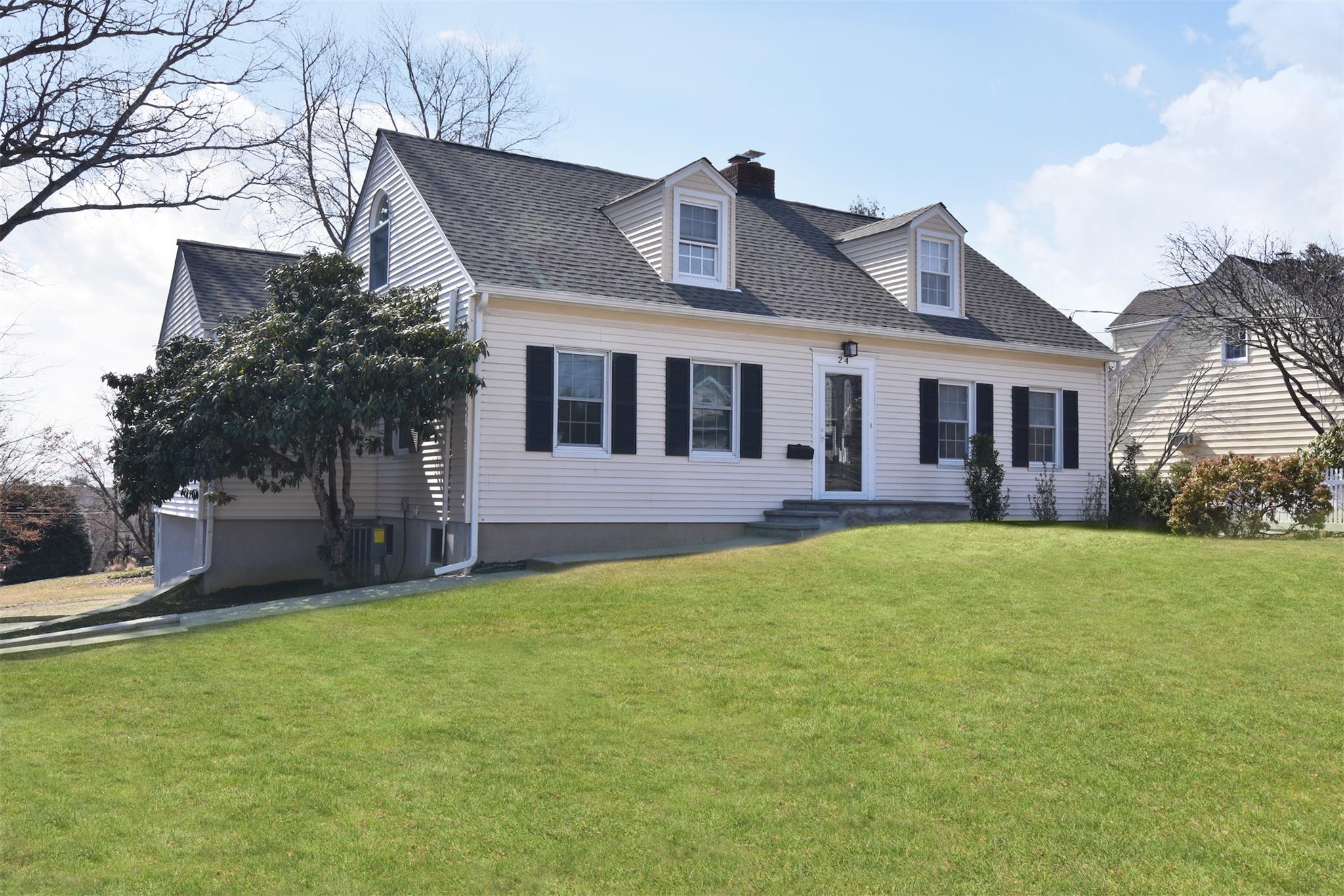 24 Lochland Road Property Photo