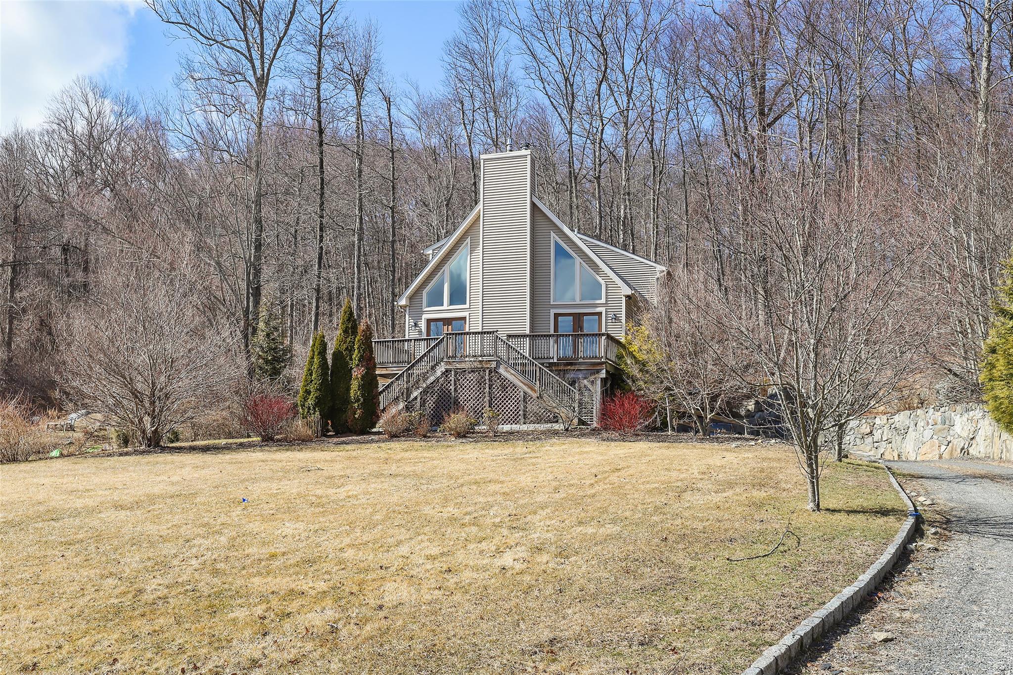 15 Oak Ridge Drive Property Photo
