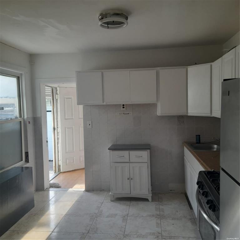 8856 77th Street Property Photo 2