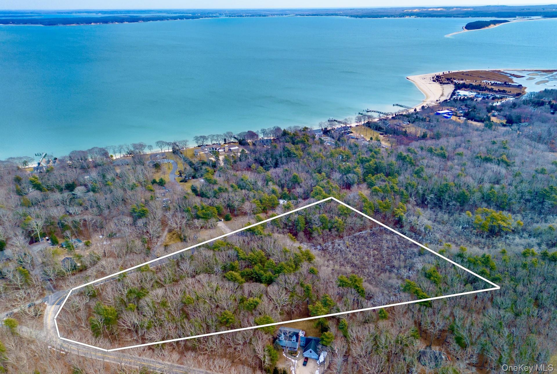 11200 N Bayview Road Property Photo 1