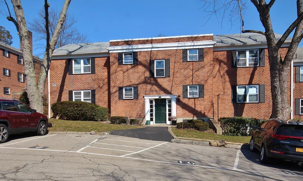 133-3 S Highland Avenue B4 Property Photo 1