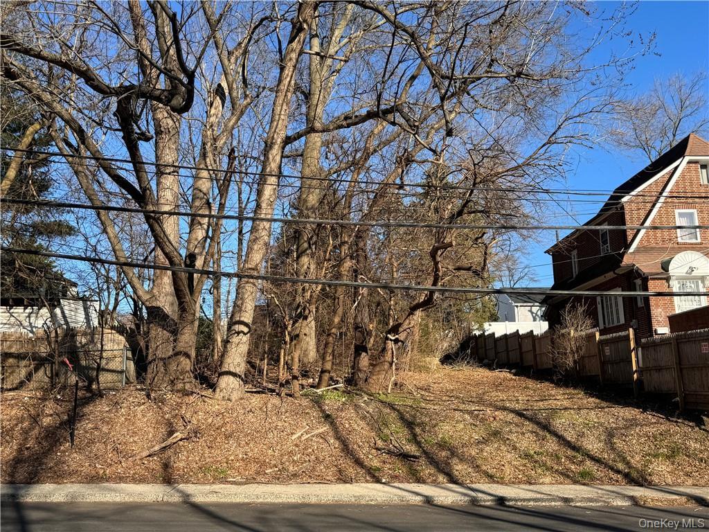 824 Saw Mill River Road Property Photo 4