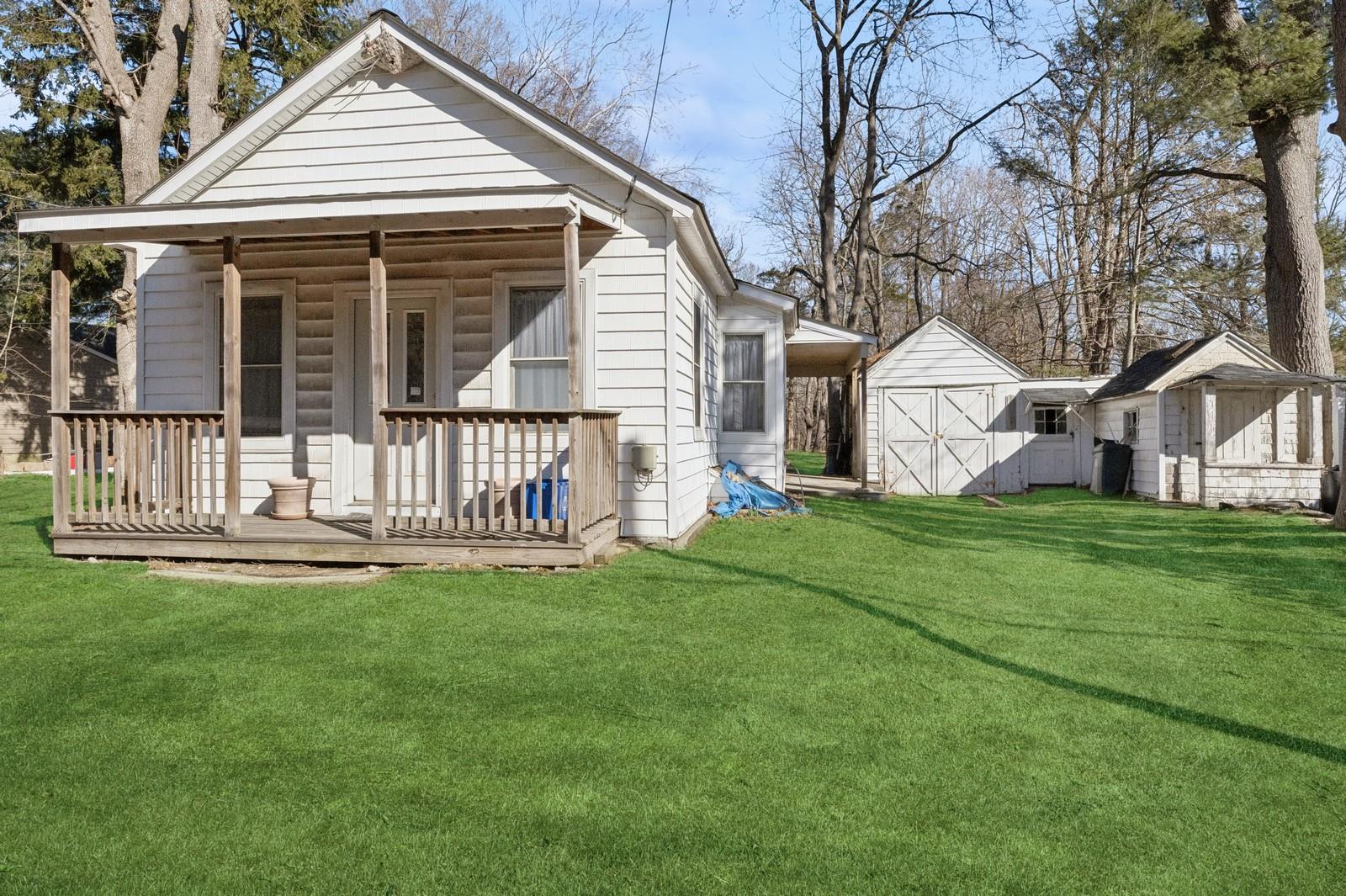 807 Meadow Road Property Photo