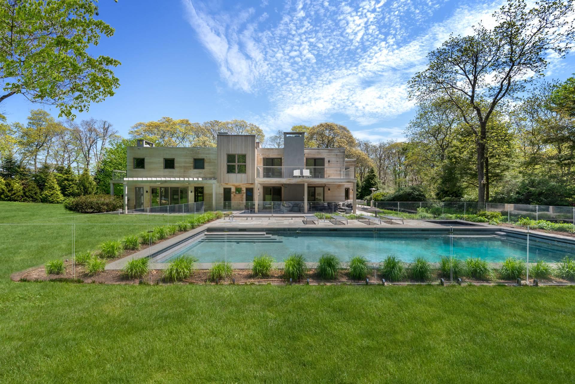 827862 Property Photo 1