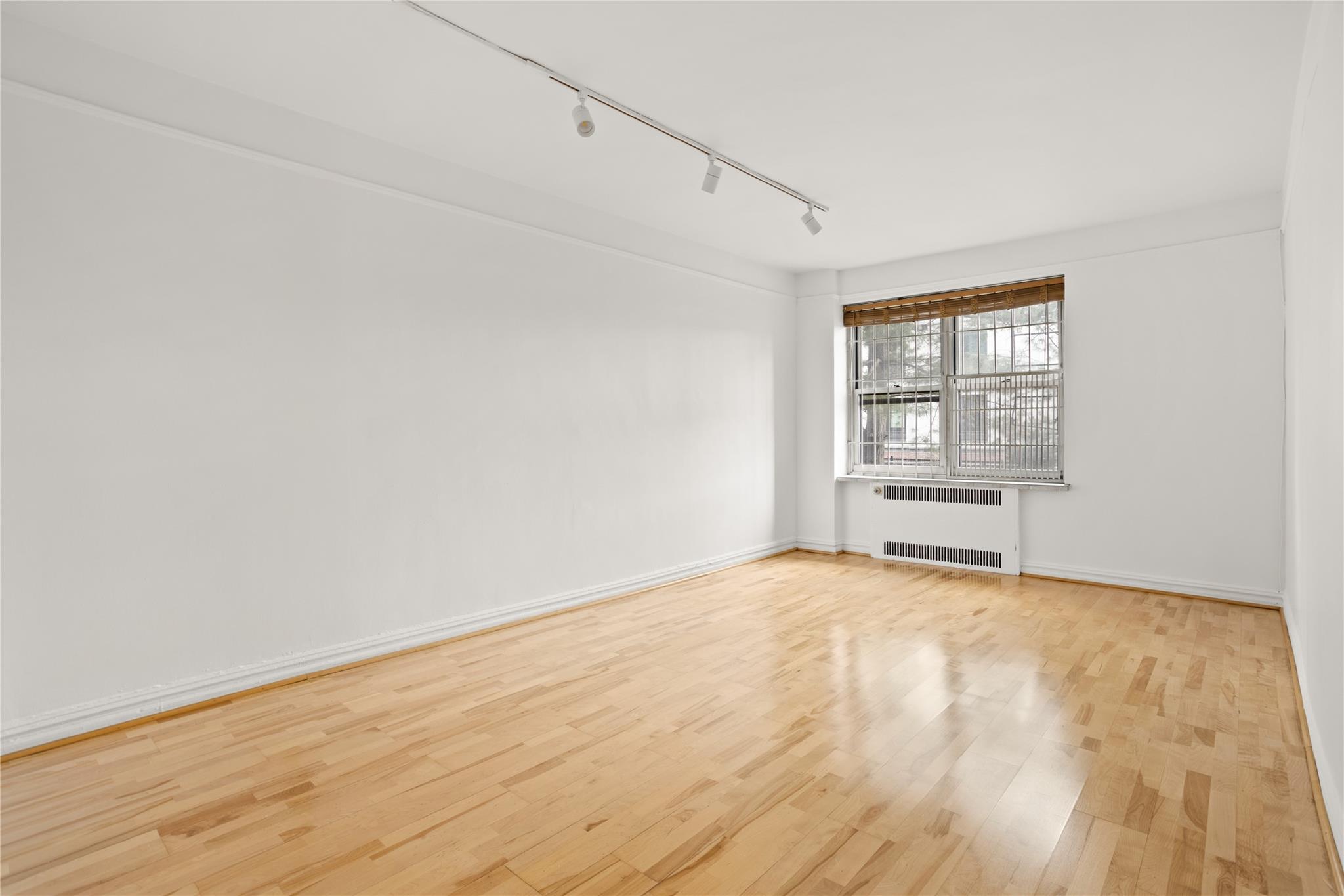 11347 Real Estate Listings Main Image