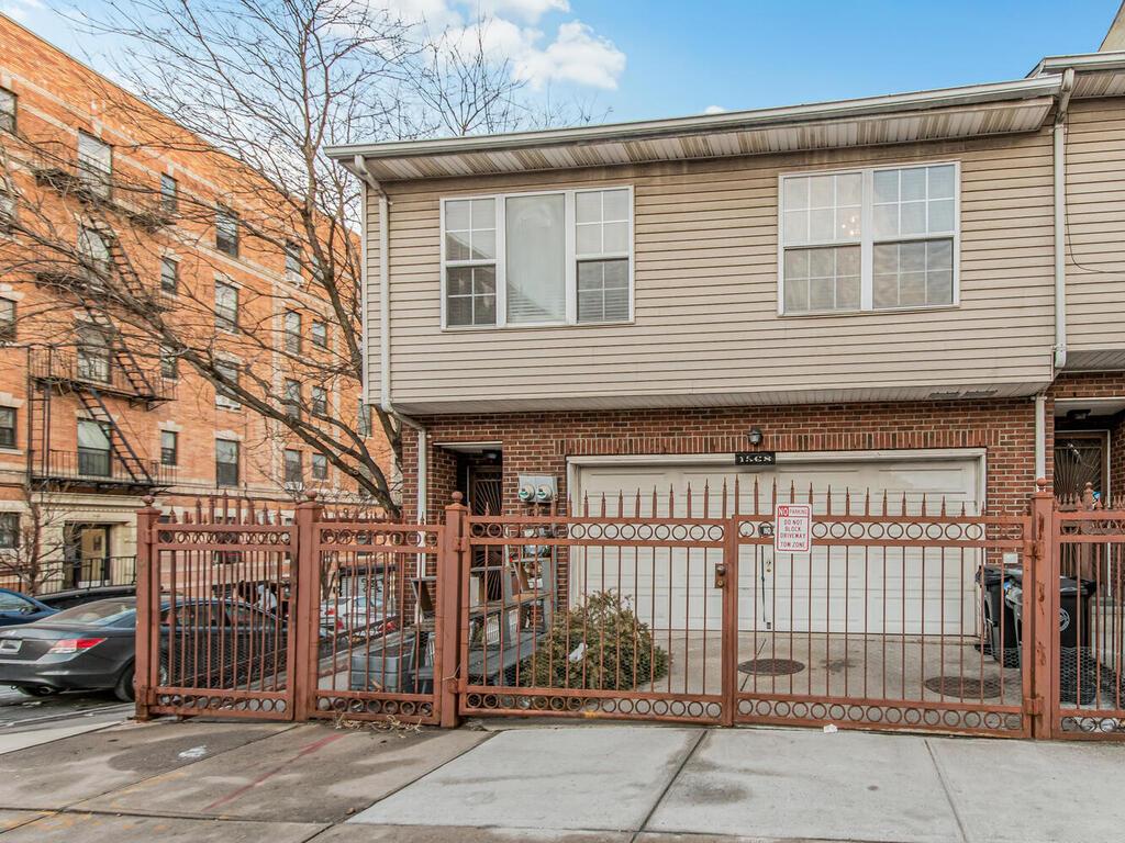 1568 Bryant Avenue Property Photo