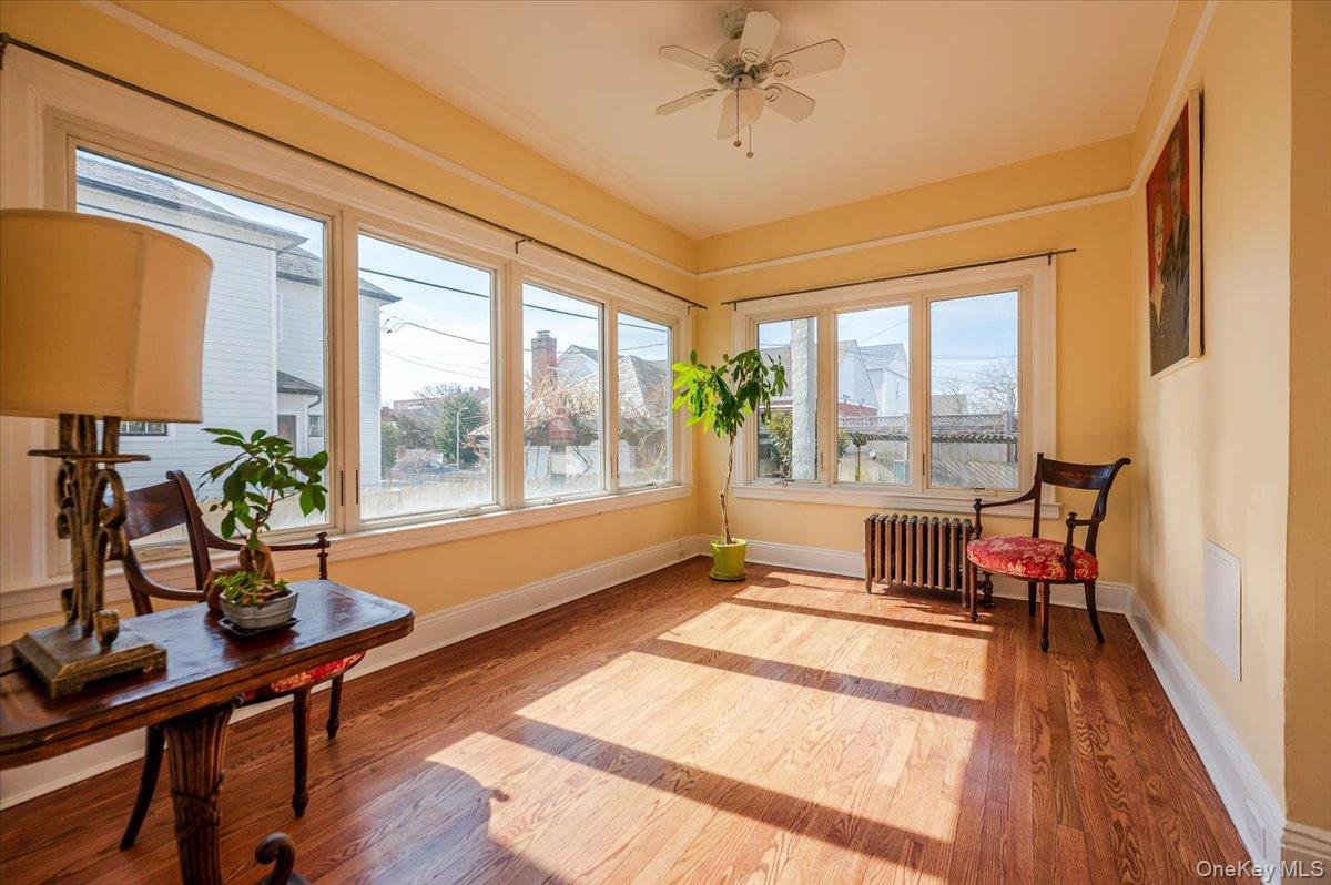 211 Laurelton Boulevard Property Photo 15
