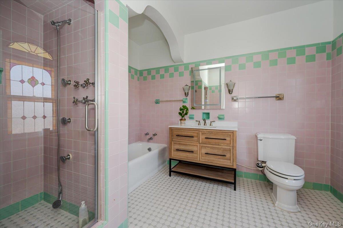 211 Laurelton Boulevard Property Photo 21