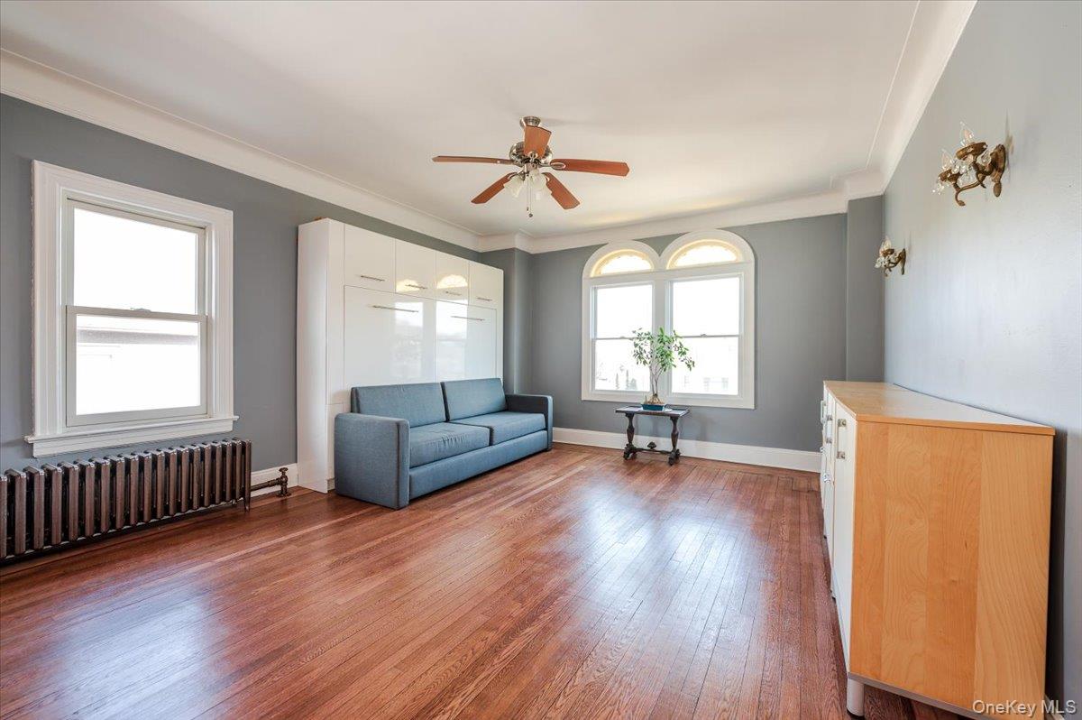211 Laurelton Boulevard Property Photo 29