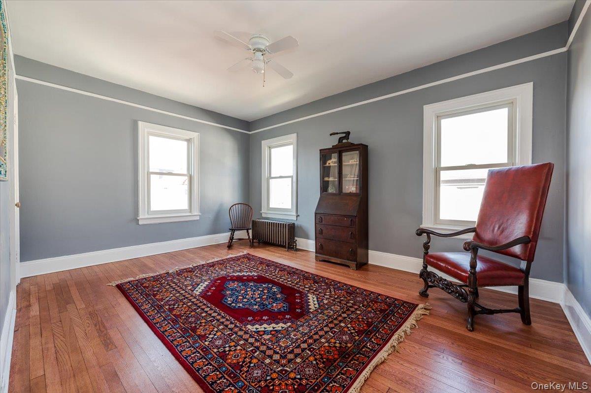 211 Laurelton Boulevard Property Photo 30