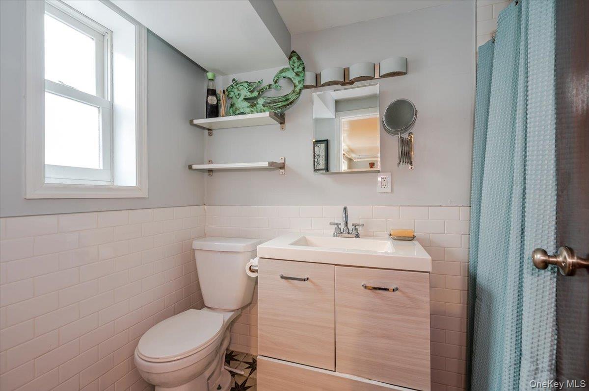 211 Laurelton Boulevard Property Photo 41