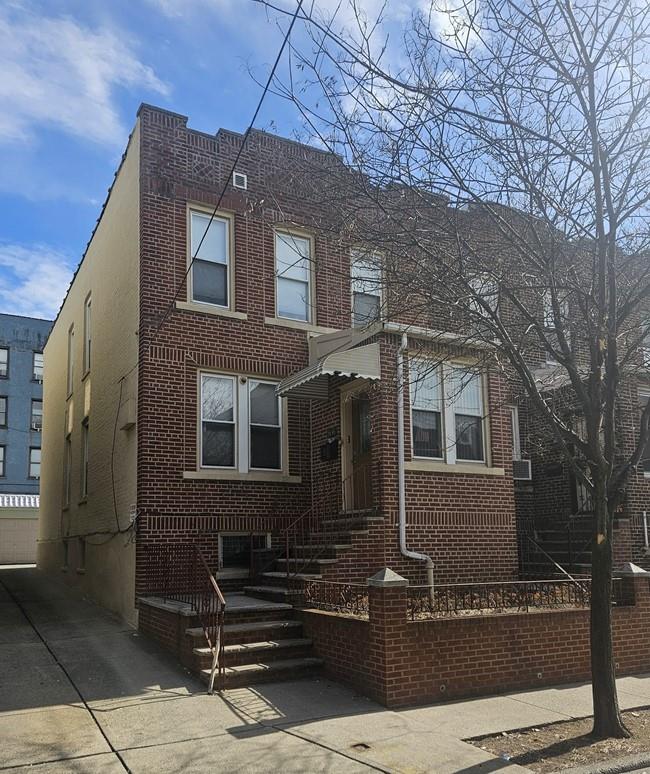 24-41 43 Street Property Photo