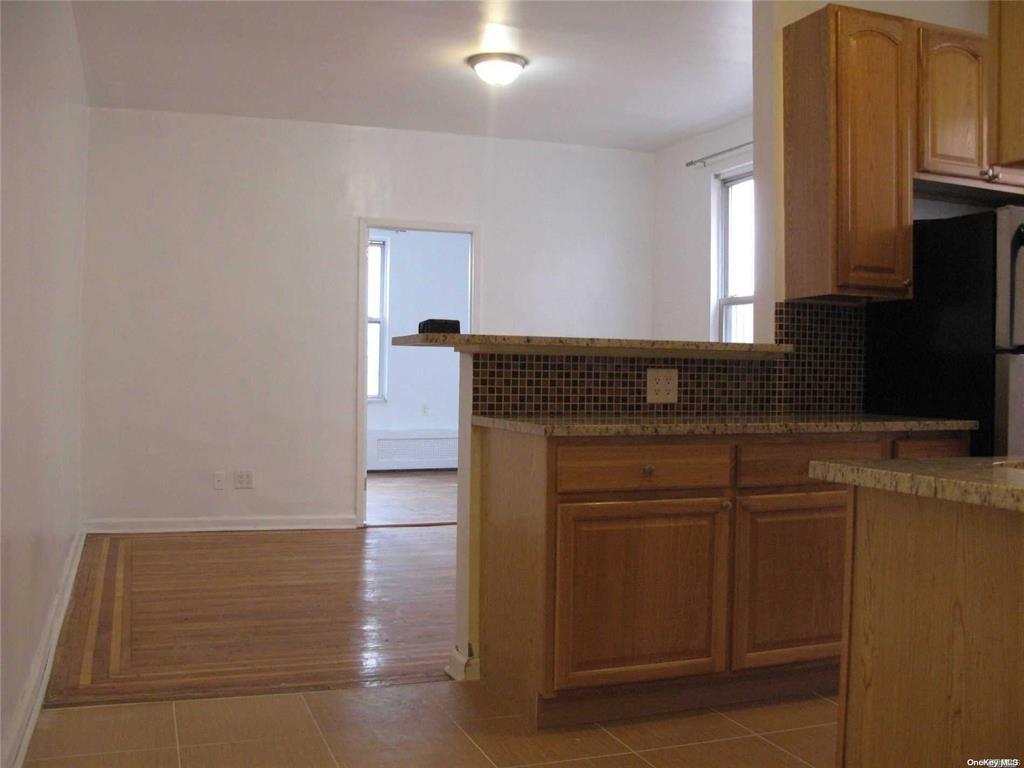 21-07 38 Street Property Photo 4