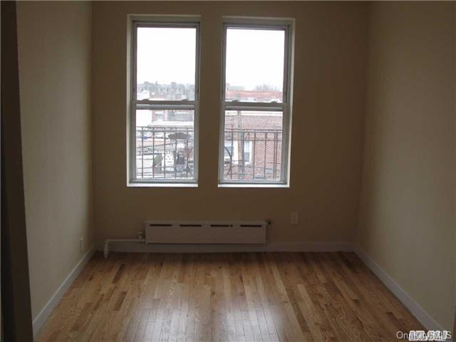 21-07 38 Street Property Photo 11
