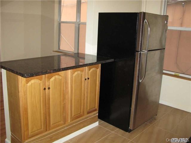 21-07 38 Street Property Photo 16