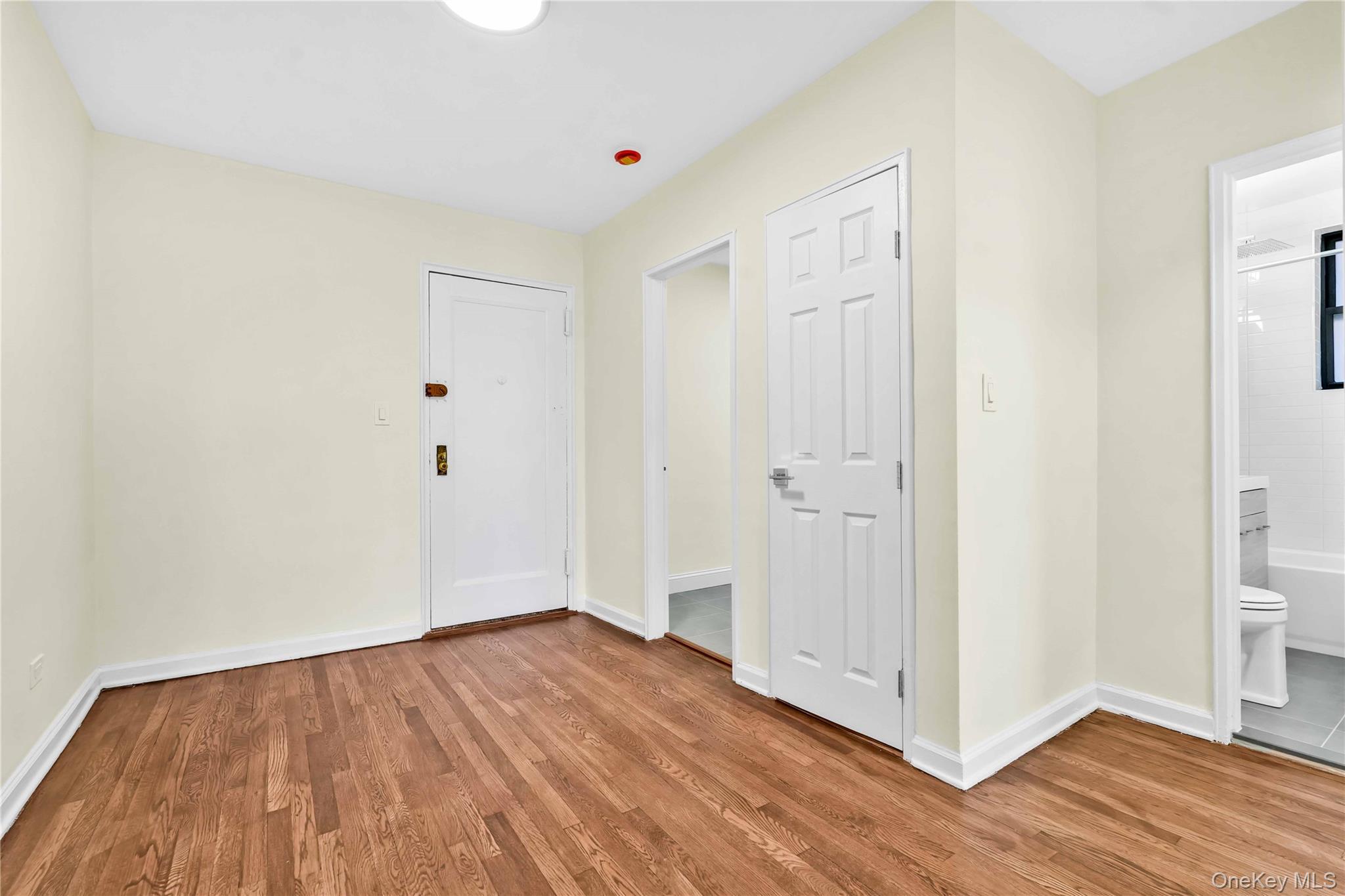 10 E 43rd Street 4k Property Photo 1
