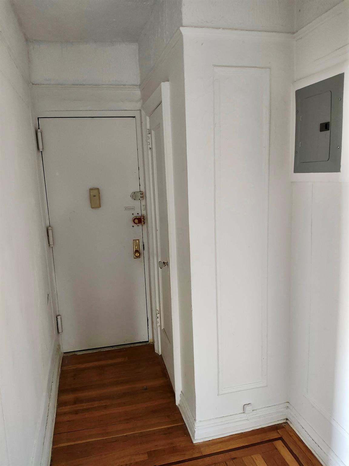 1015 Summit Avenue 6b Property Photo 4