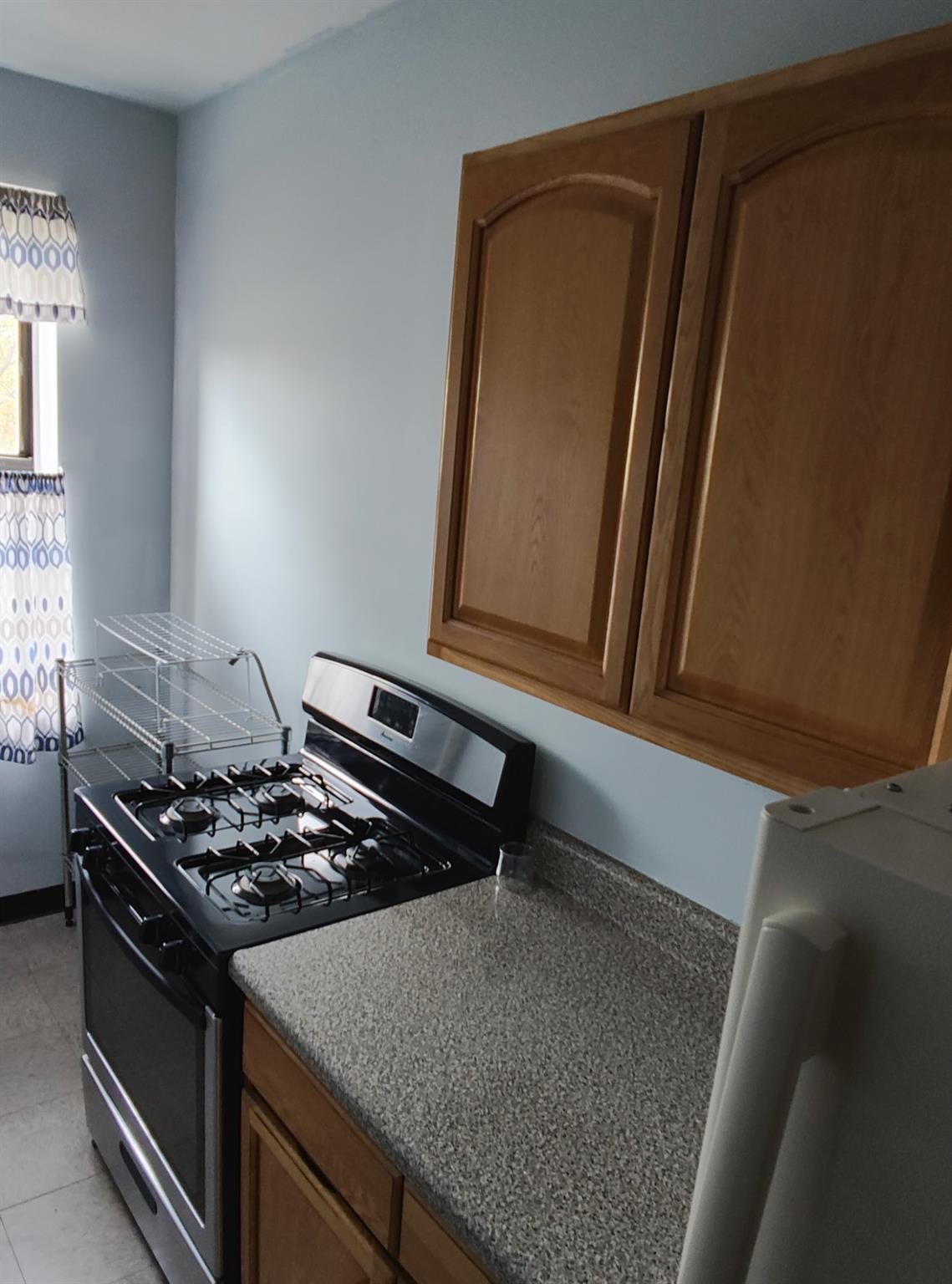 1015 Summit Avenue 6b Property Photo 9