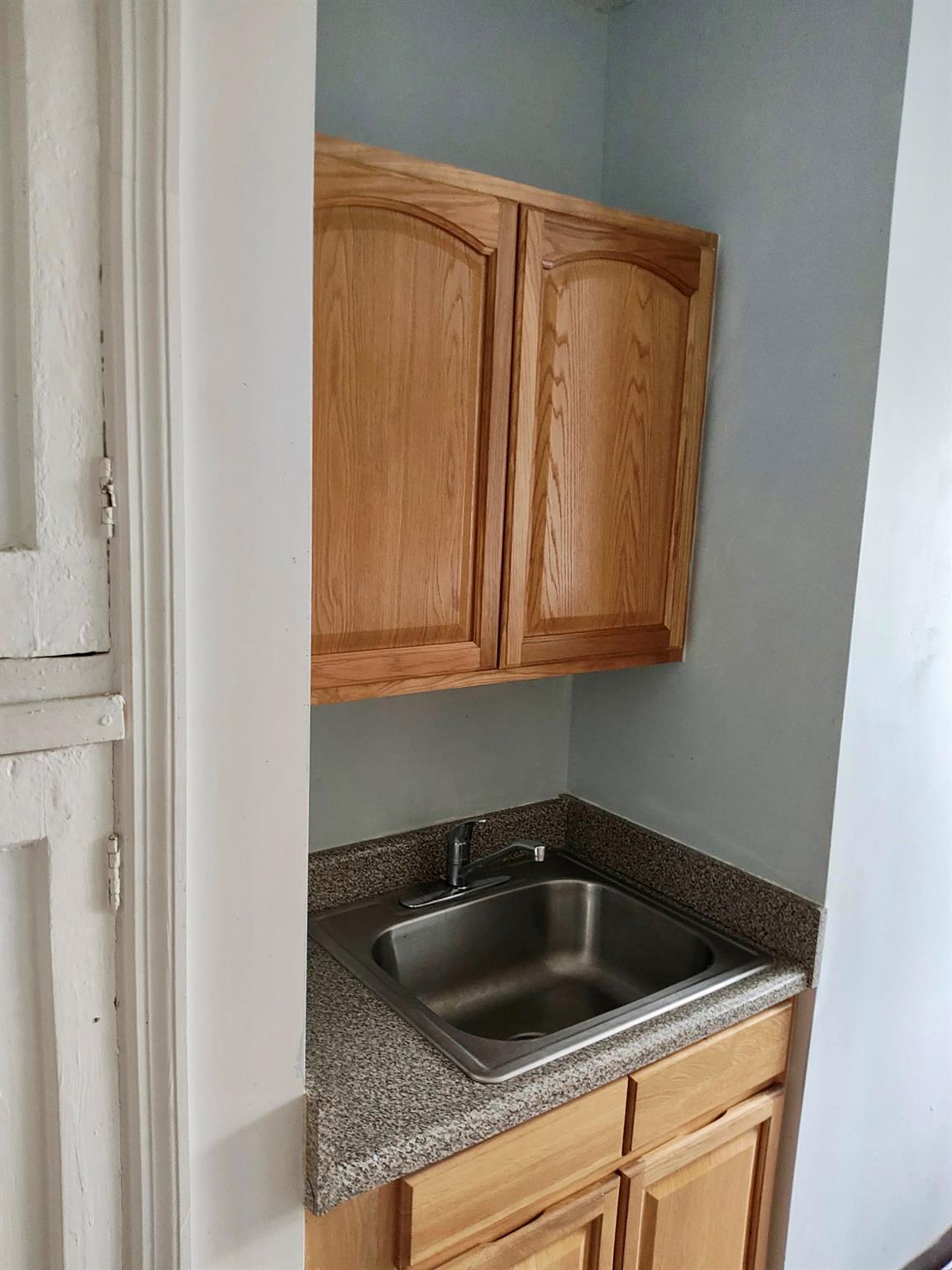 1015 Summit Avenue 6b Property Photo 10