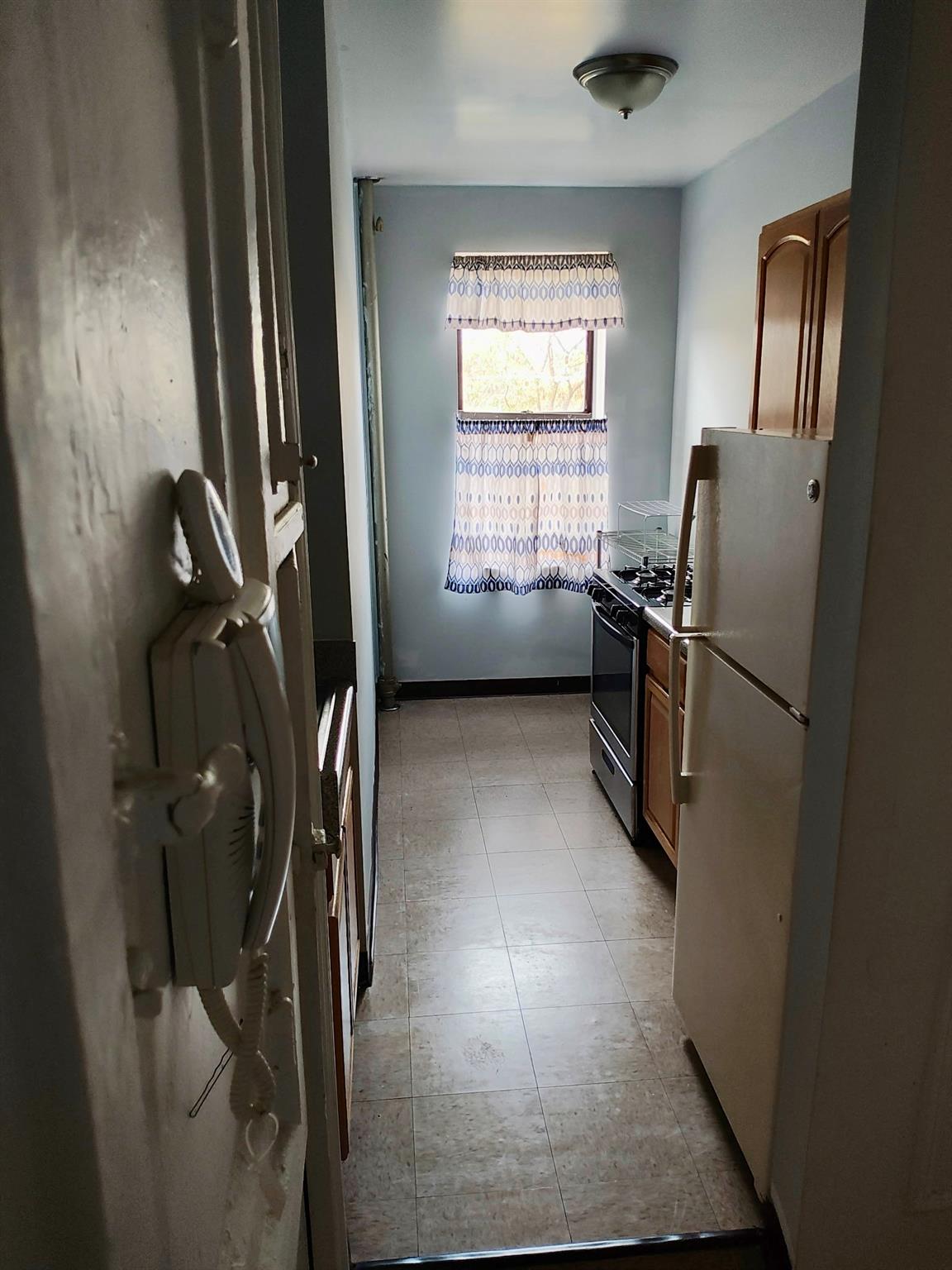 1015 Summit Avenue 6b Property Photo 11