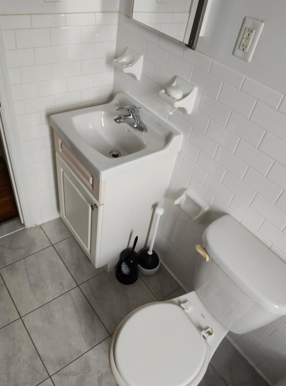 1015 Summit Avenue 6b Property Photo 12