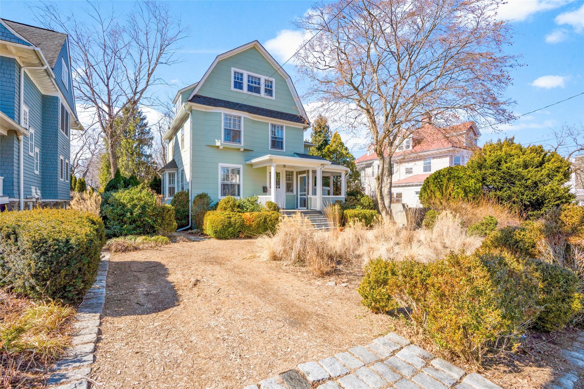 310 Beach Avenue Property Photo
