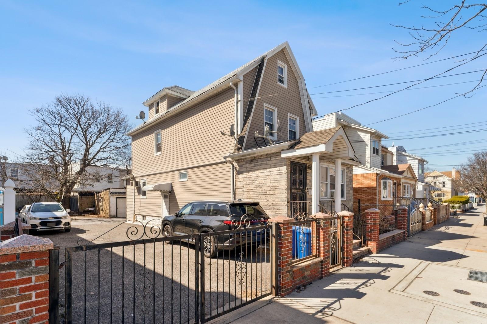 103-18 103rd Street Property Photo 2