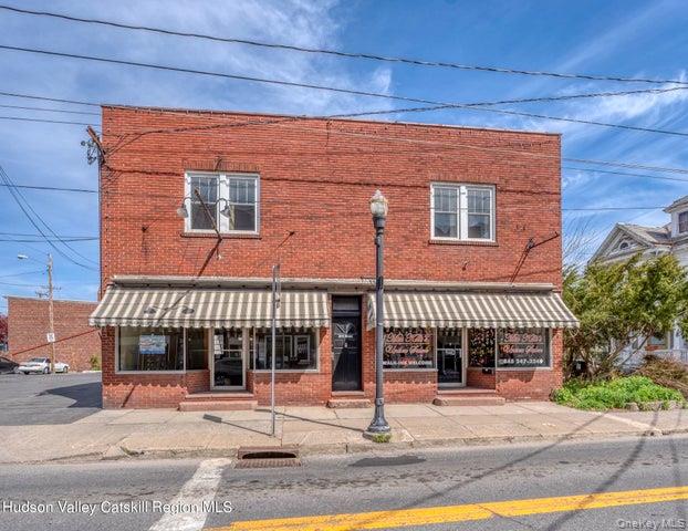 211 Main Street Property Photo 1