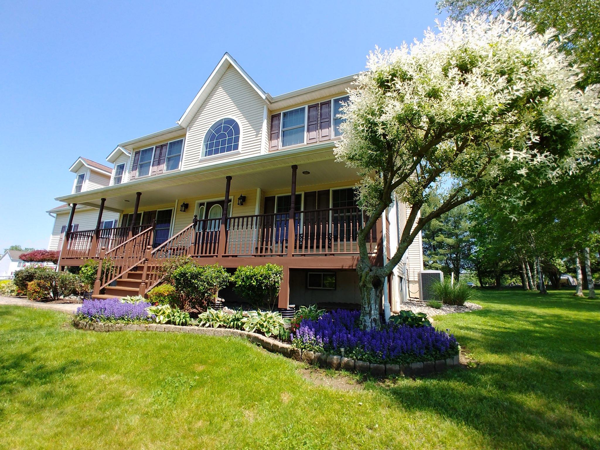7 Victorian Court Property Photo 1