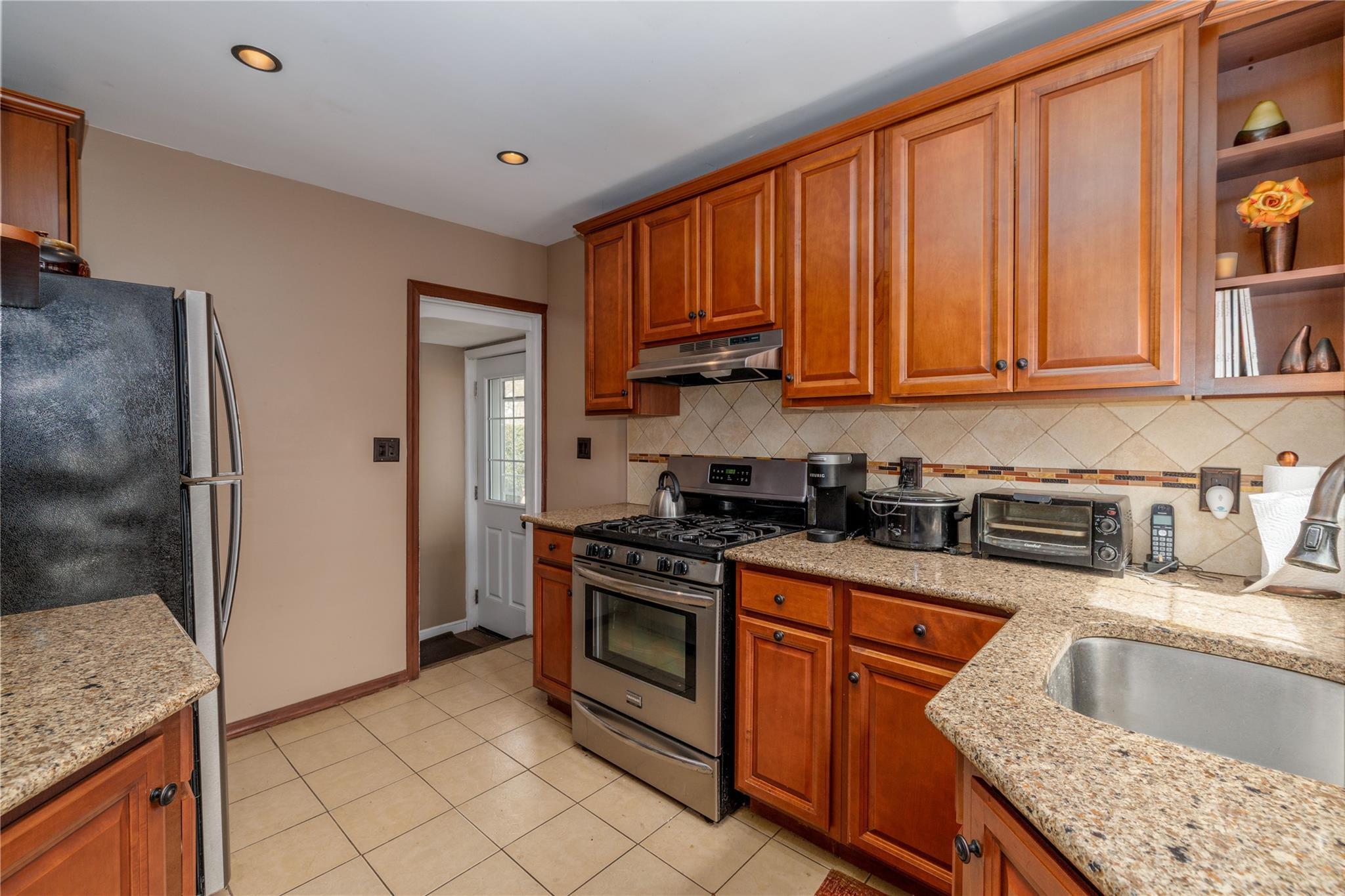 1511 Lincoln Avenue Property Photo 14
