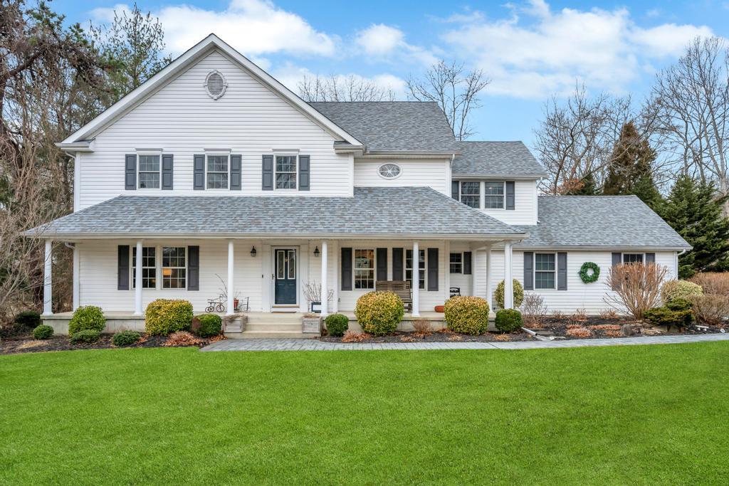 30 Ridgefield Drive Property Photo