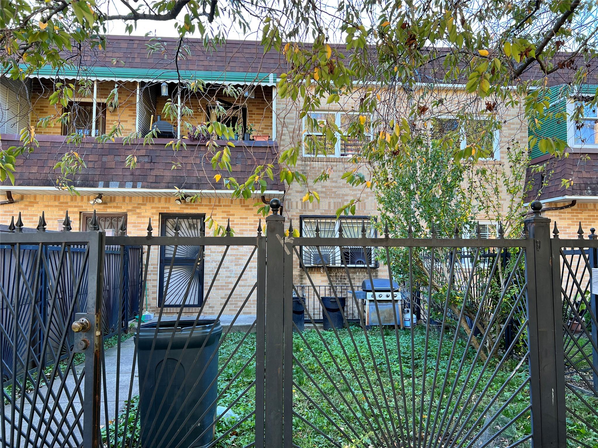 694 Jerome Street Property Photo 1