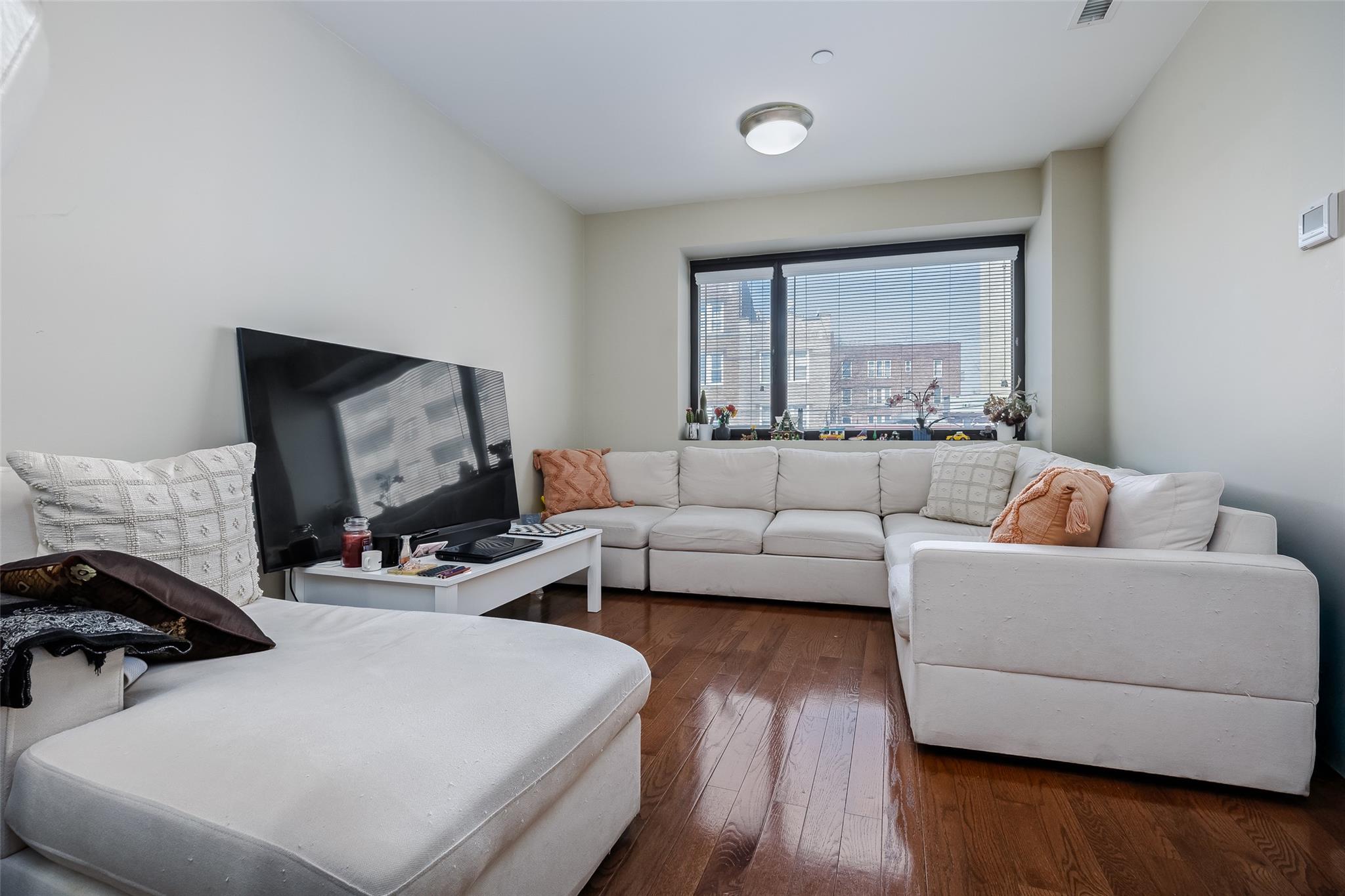 172-18 Jamaica Ave 202 ( 2 B Property Photo 4
