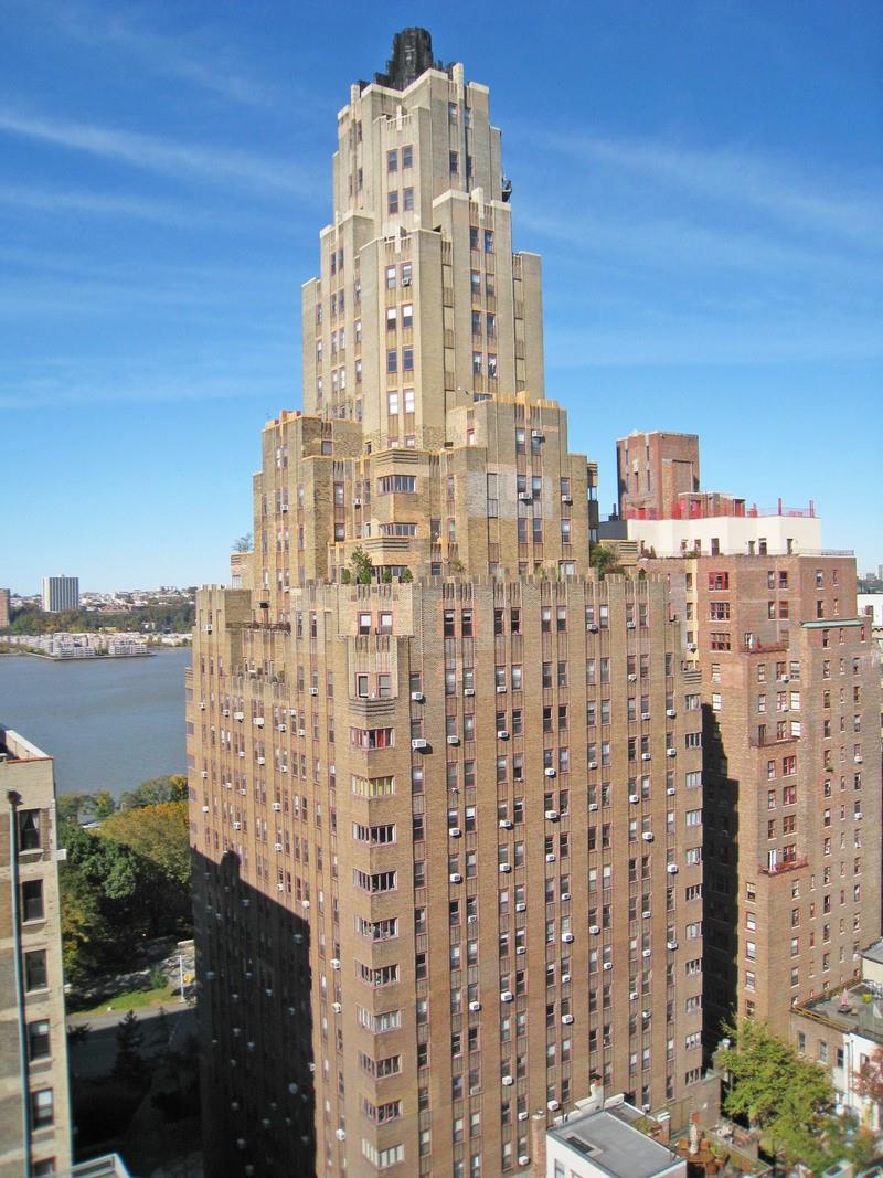310 Riverside Drive 1801/1815 Property Photo