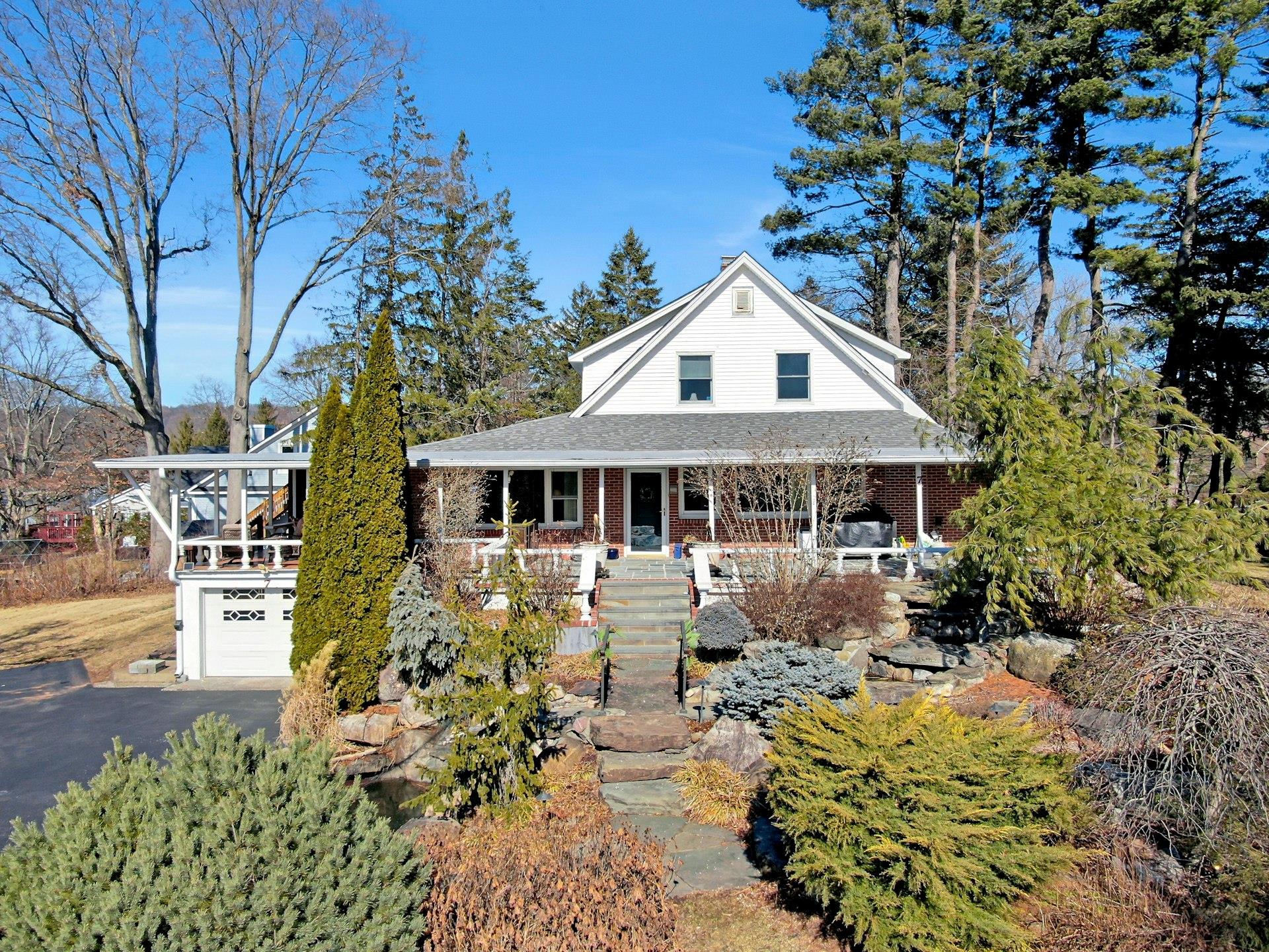 7 Old Lake Road Property Photo