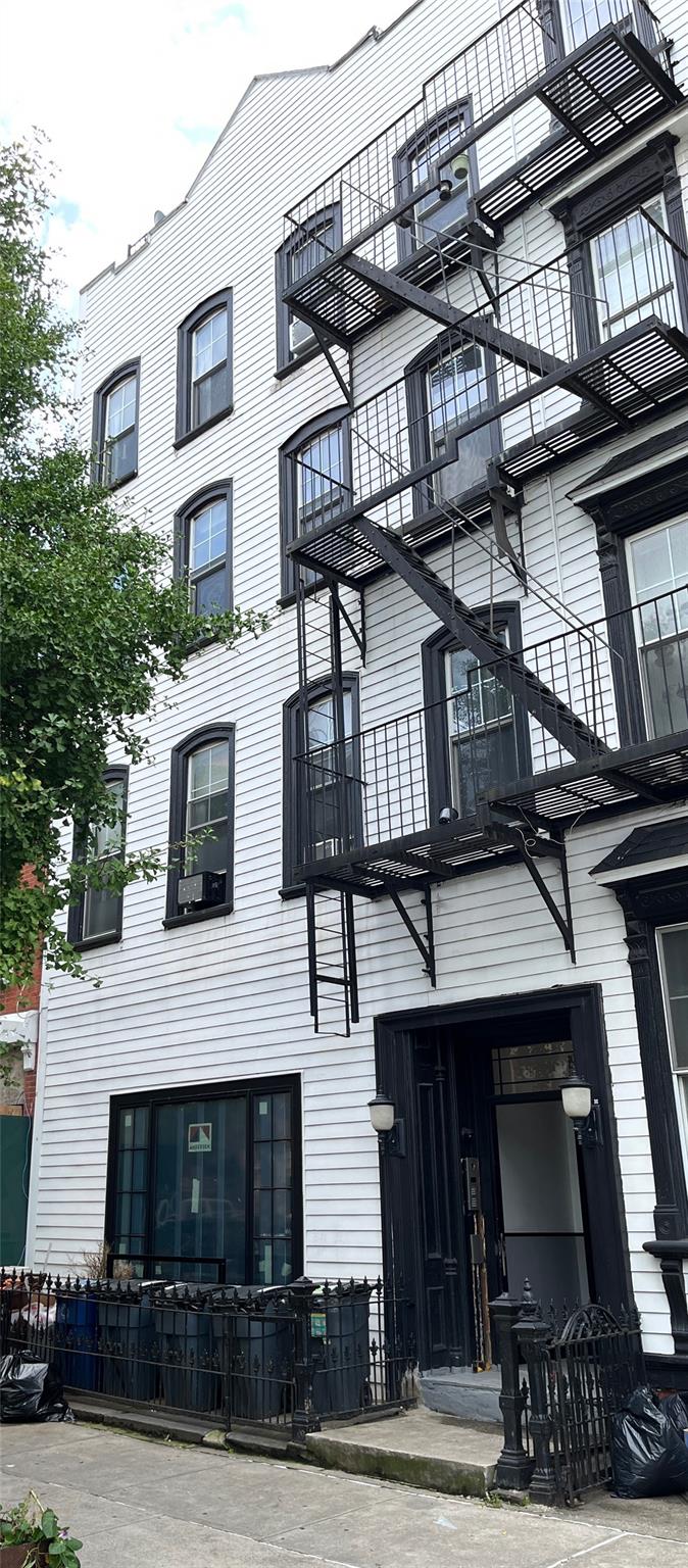 206 Montrose Avenue 3a Property Photo 14