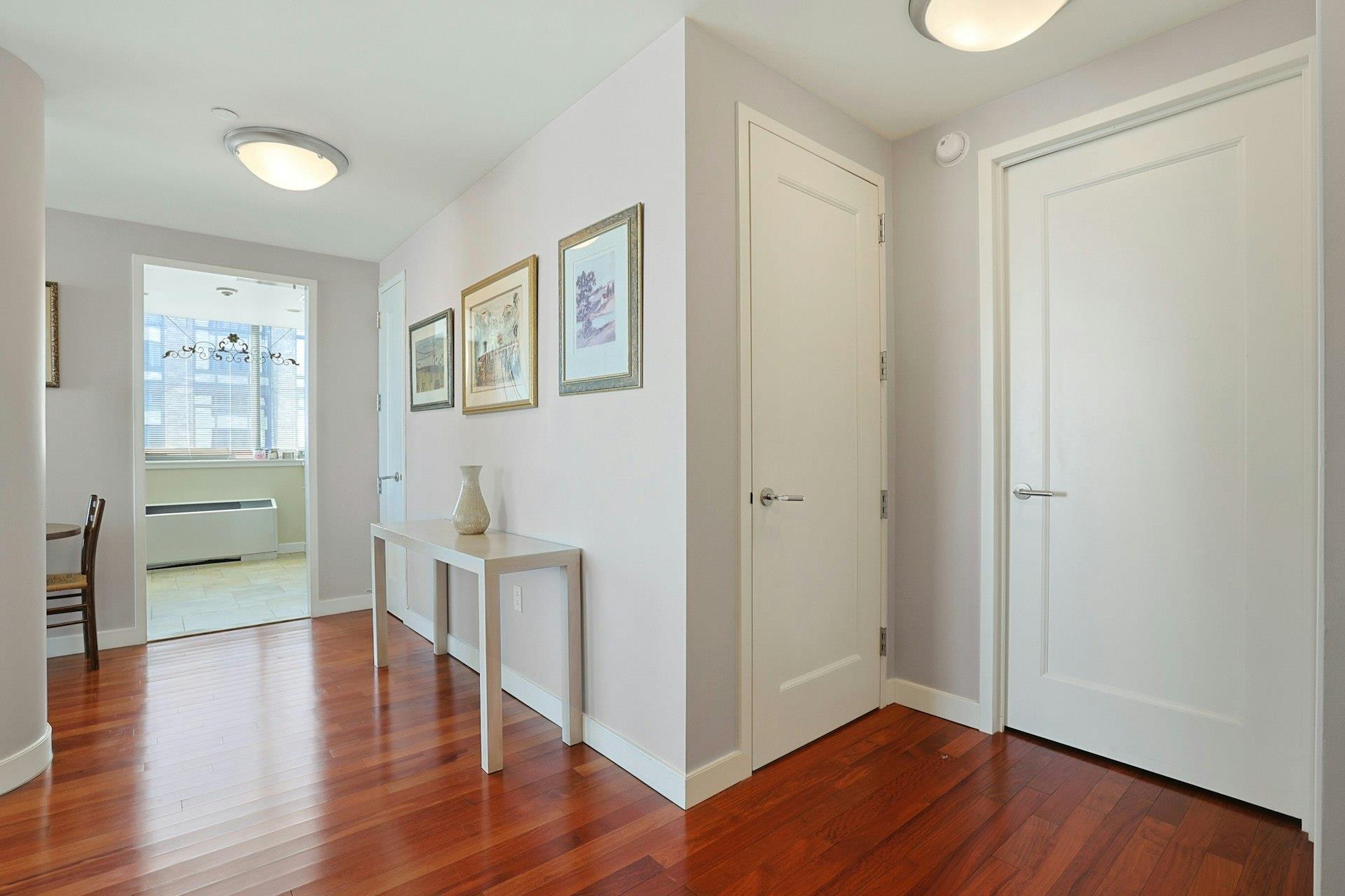 10 City Place 9a Property Photo 4